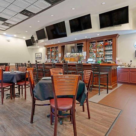 Clarion Hotel & Suites BWI Airport North Brooklyn Park Esterno foto