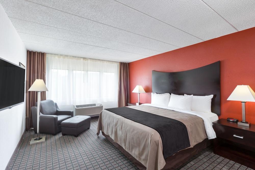 Clarion Hotel & Suites BWI Airport North Brooklyn Park Esterno foto