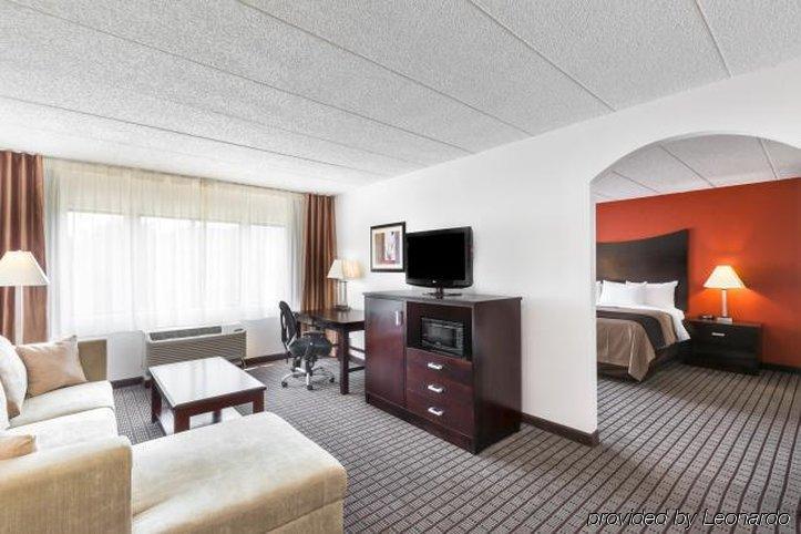 Clarion Hotel & Suites BWI Airport North Brooklyn Park Esterno foto
