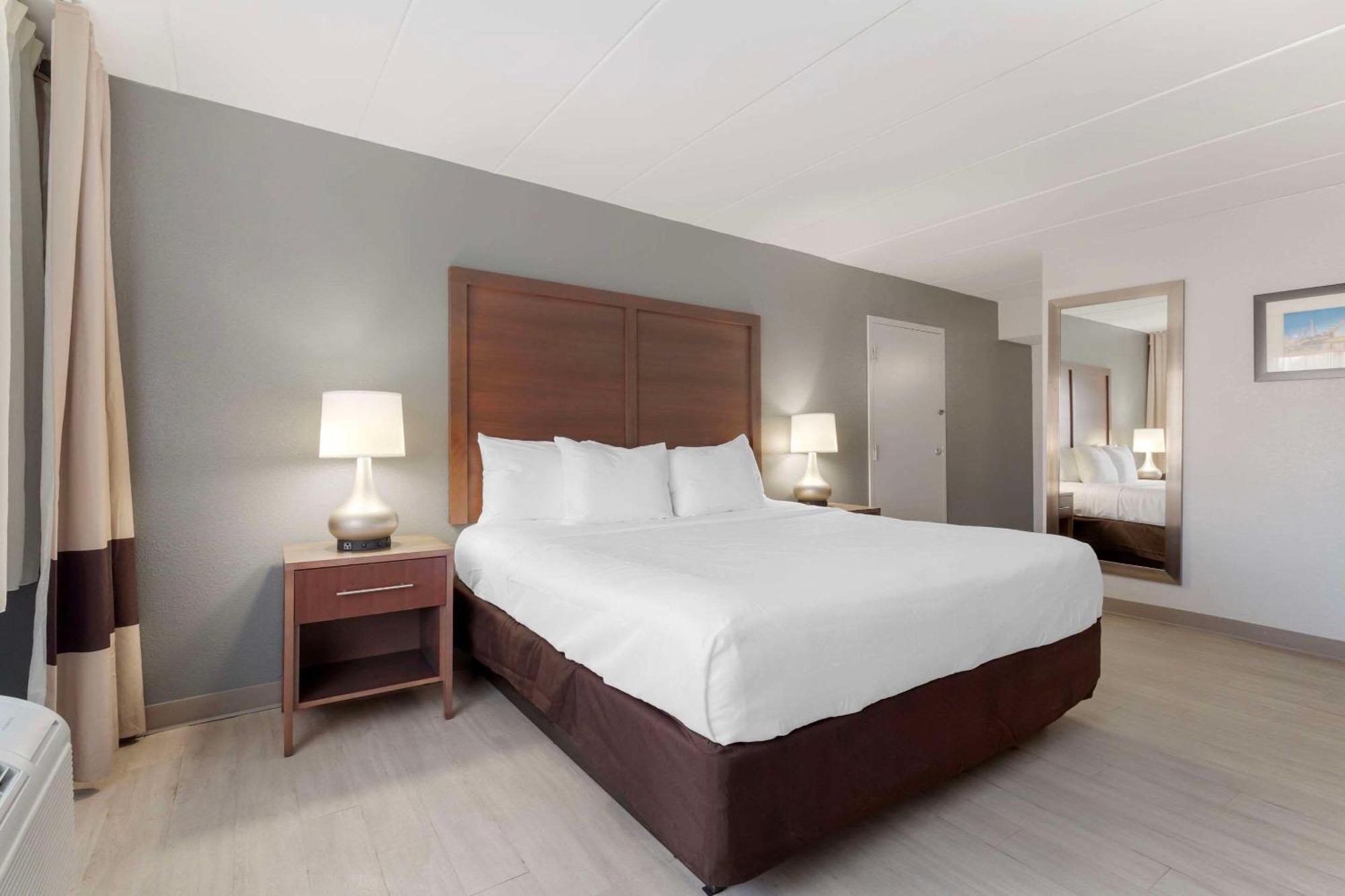 Clarion Hotel & Suites BWI Airport North Brooklyn Park Esterno foto