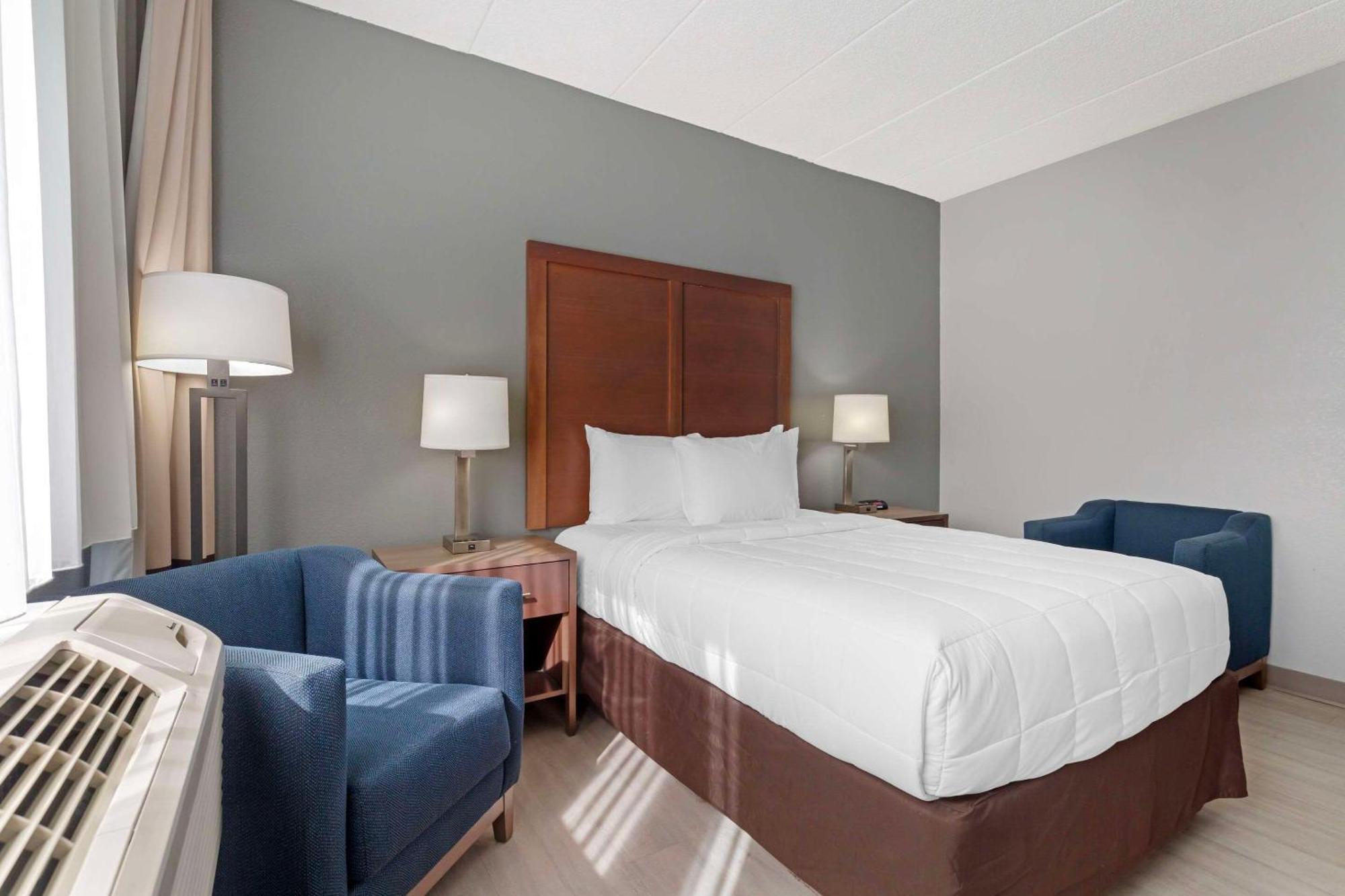 Clarion Hotel & Suites BWI Airport North Brooklyn Park Esterno foto