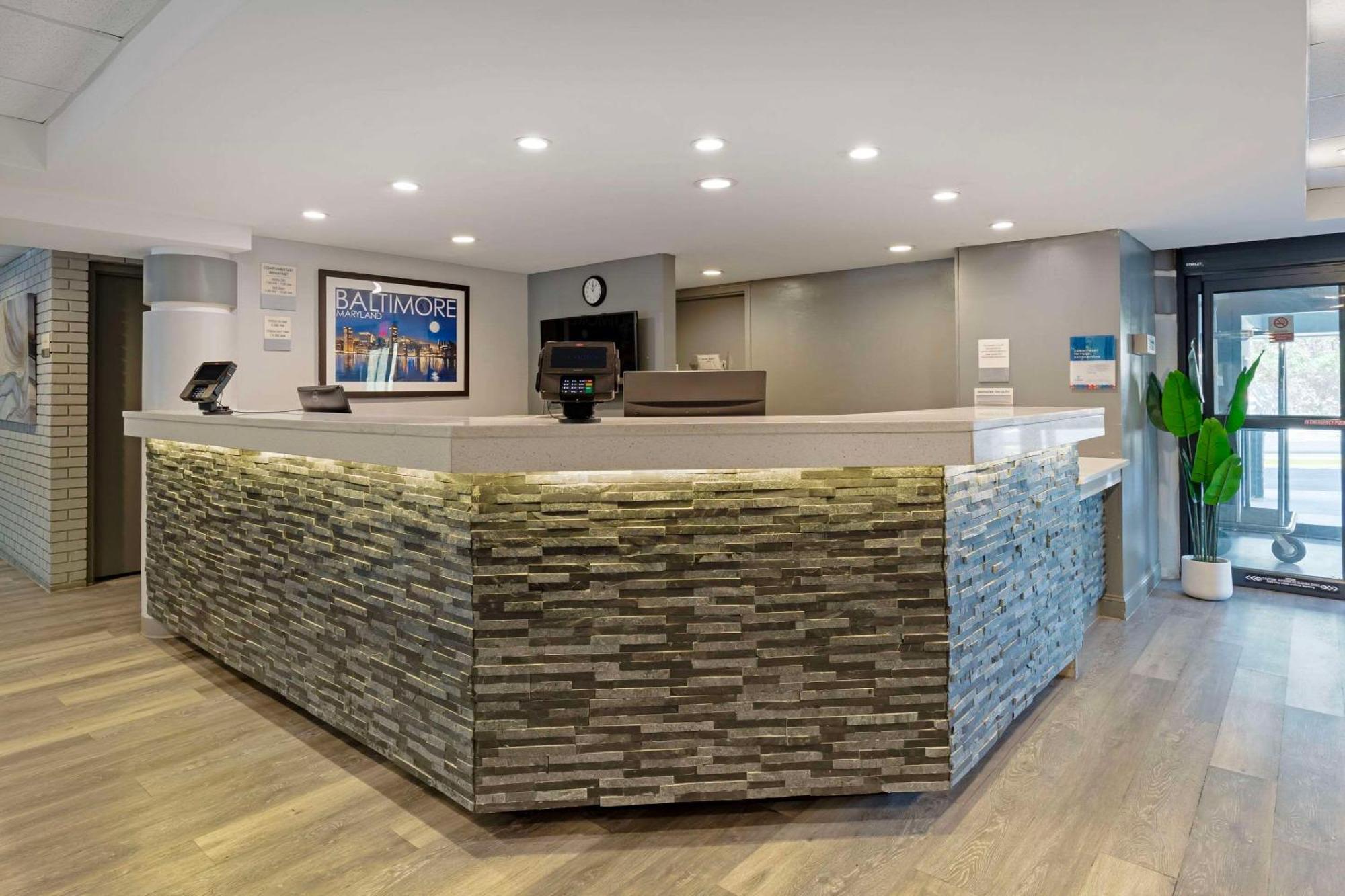 Clarion Hotel & Suites BWI Airport North Brooklyn Park Esterno foto