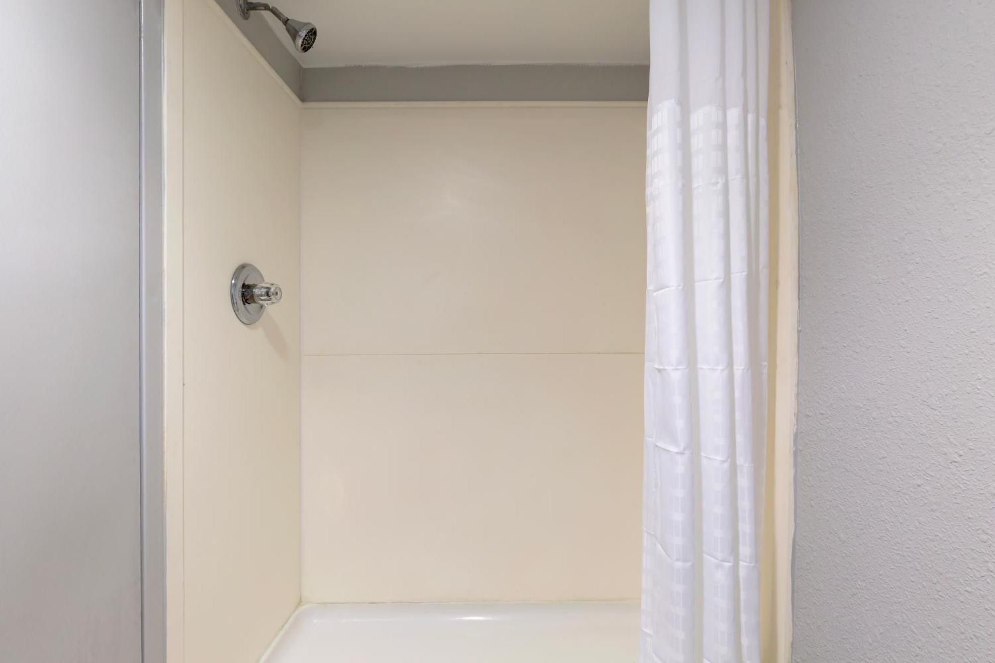 Clarion Hotel & Suites BWI Airport North Brooklyn Park Esterno foto