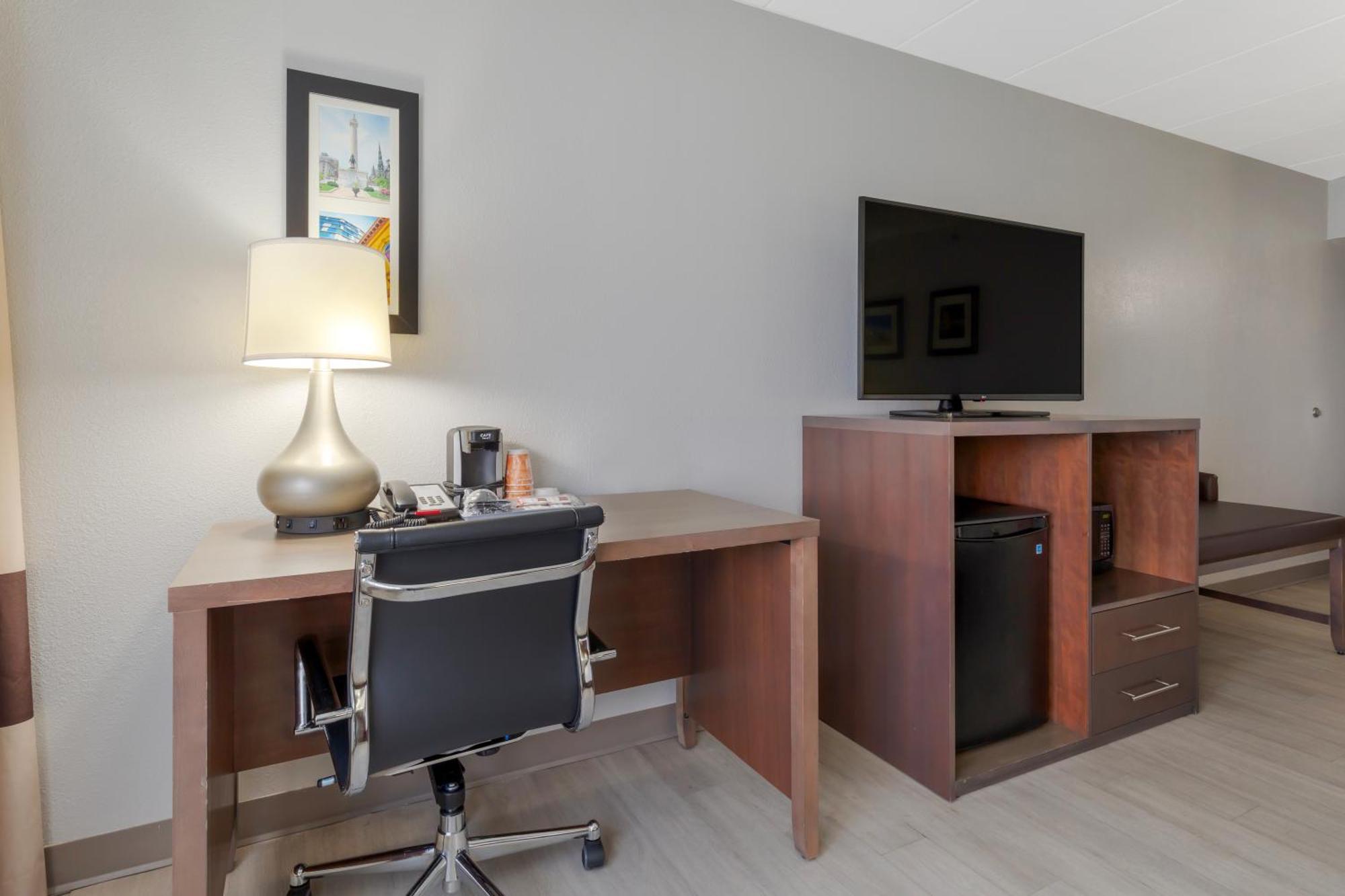 Clarion Hotel & Suites BWI Airport North Brooklyn Park Esterno foto
