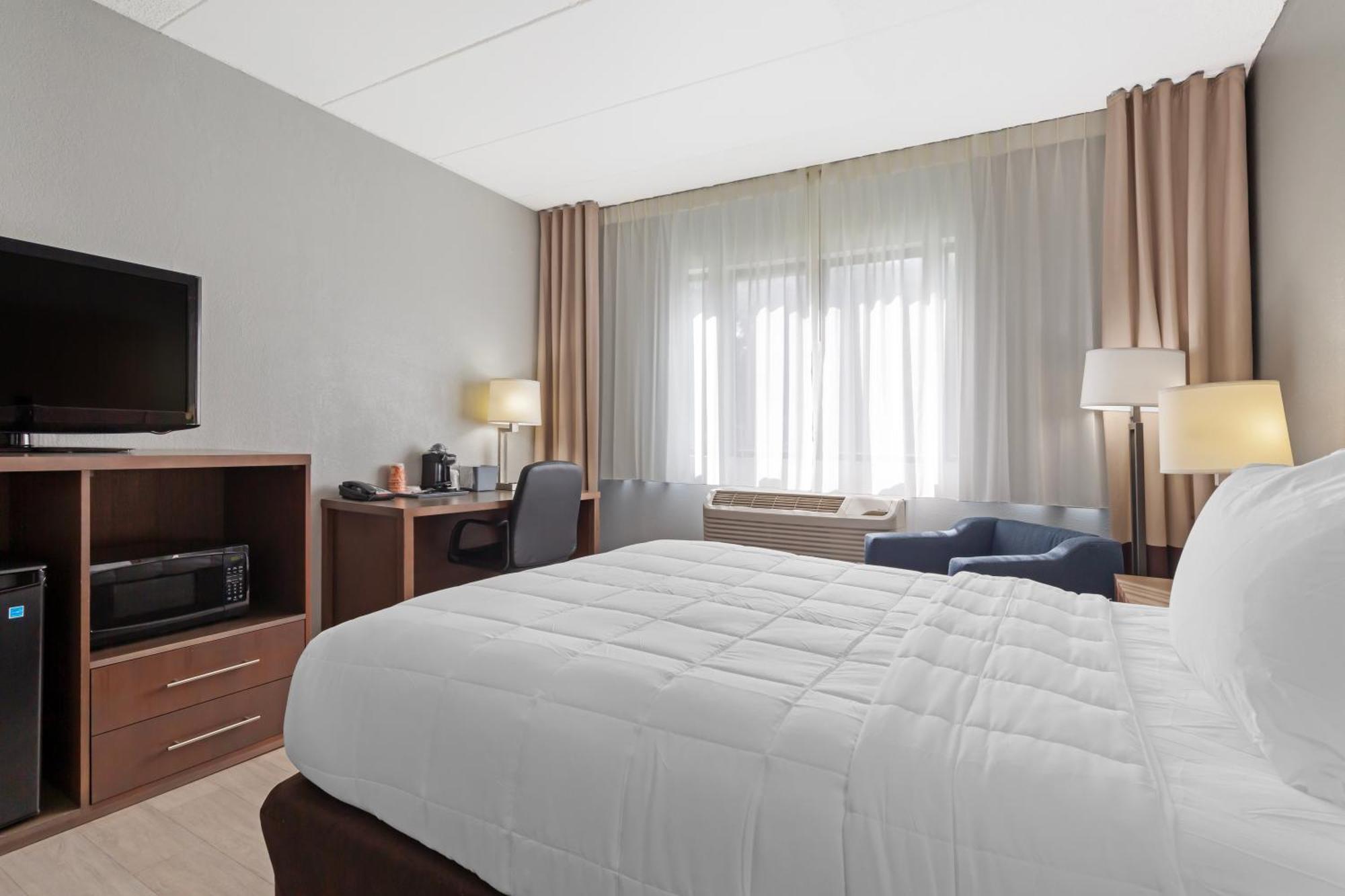 Clarion Hotel & Suites BWI Airport North Brooklyn Park Esterno foto