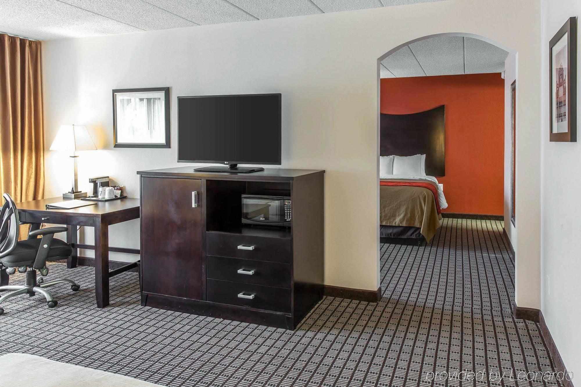Clarion Hotel & Suites BWI Airport North Brooklyn Park Esterno foto