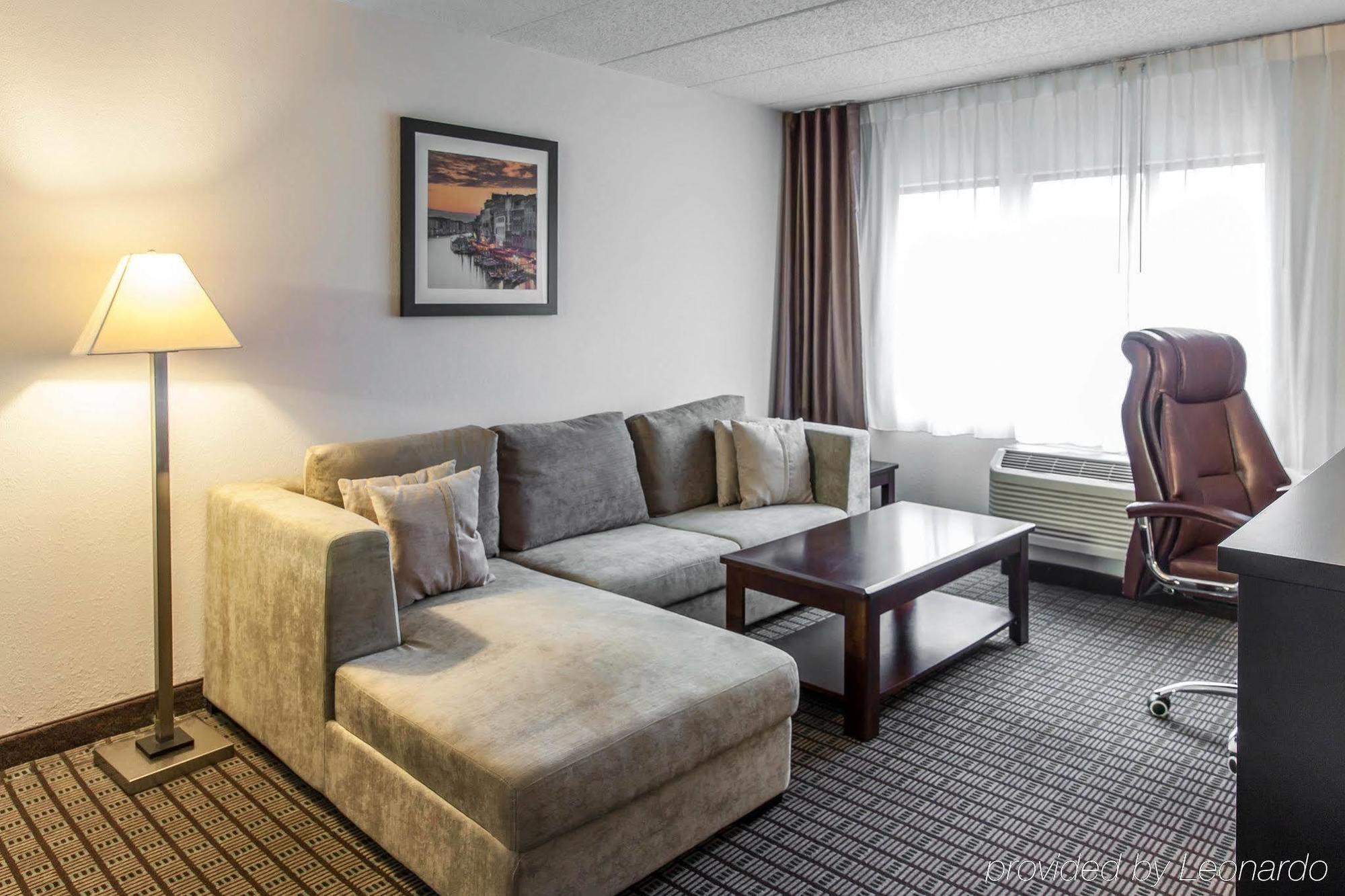 Clarion Hotel & Suites BWI Airport North Brooklyn Park Esterno foto