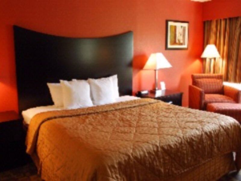 Clarion Hotel & Suites BWI Airport North Brooklyn Park Esterno foto
